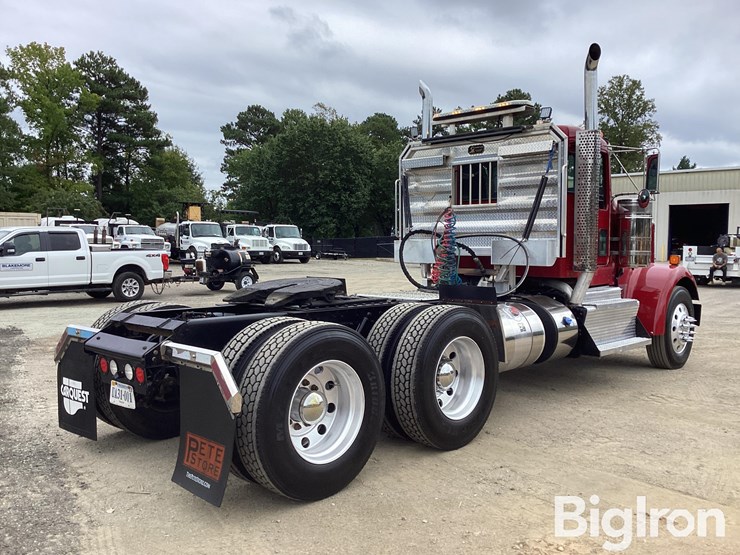 2017-kenworth-w900-image-5