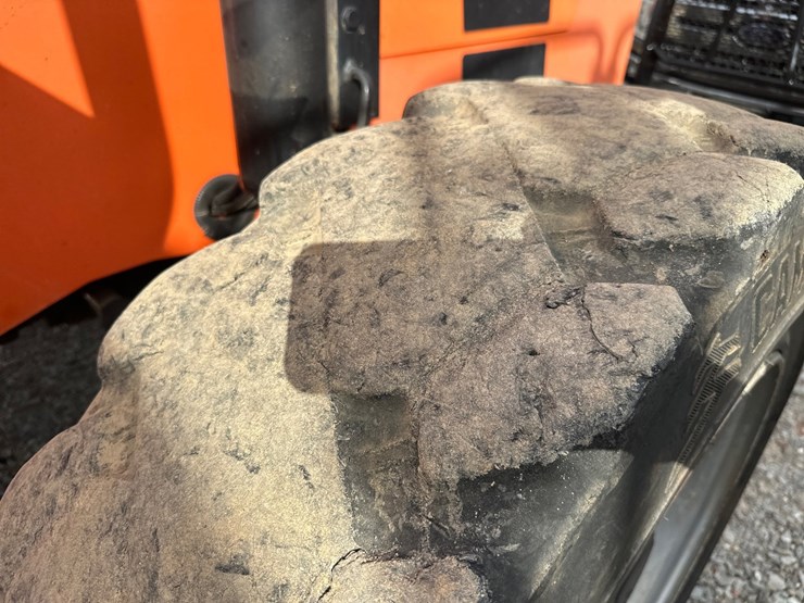 2019-jlg-8042-image-60
