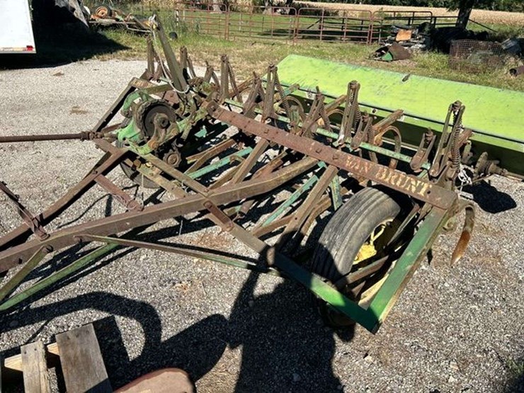 john-deere-8-image-2