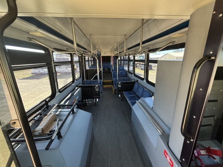 2010-gillig-35'-transit-bus-image-17