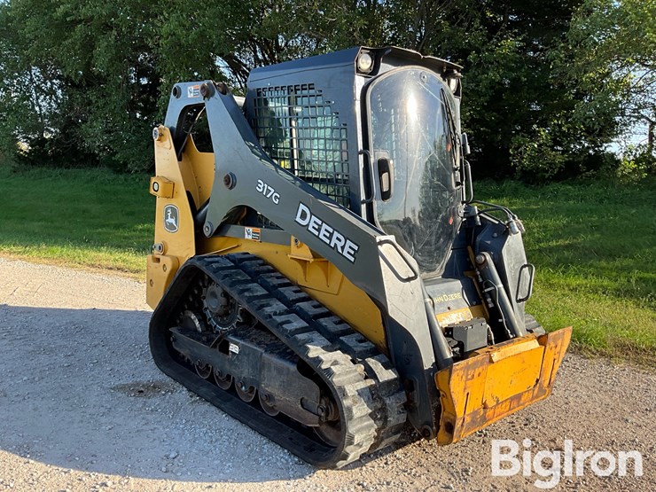 2019-deere-317g-image-3