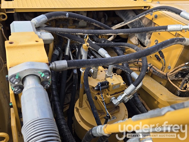 2022-caterpillar-336-image-44