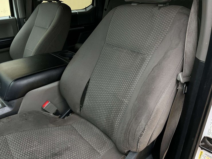 ford-f150-xlt-image-24