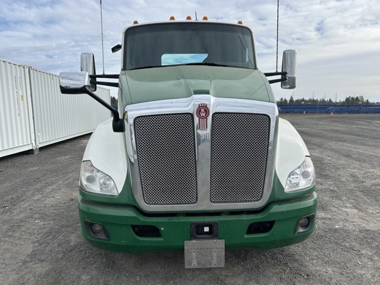 2020-kenworth-t680-image-8