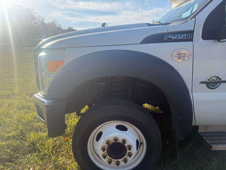 2015-ford-f550-image-19