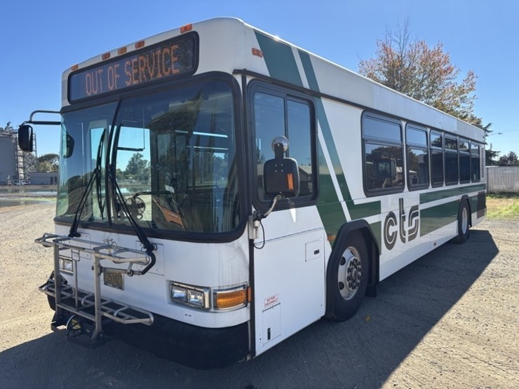 2010-gillig-35'-transit-bus-image-1