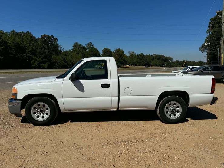 gmc-sierra-1500-image-2