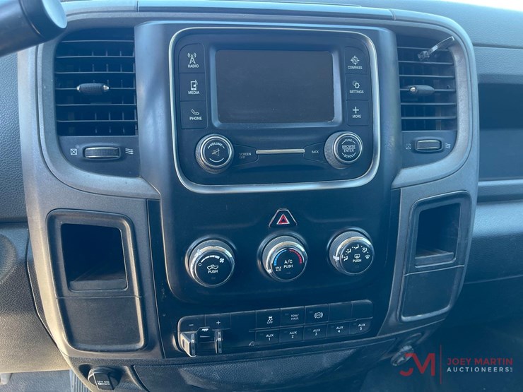 2018-dodge-3500-image-29