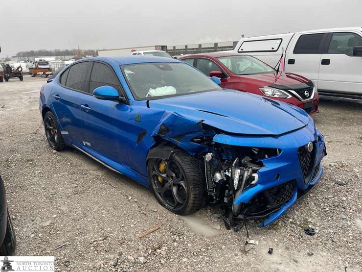 non-operable-2018-alfa-r-giulia-quadrifogli-image-3