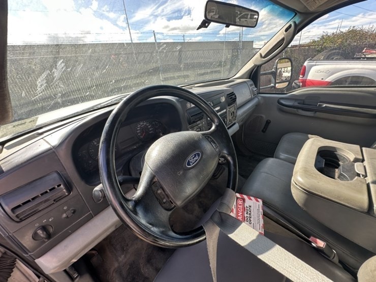 2005-ford-f350-xl-image-21