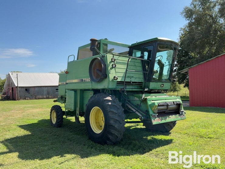 1987-john-deere-7720-titan-ii-image-3