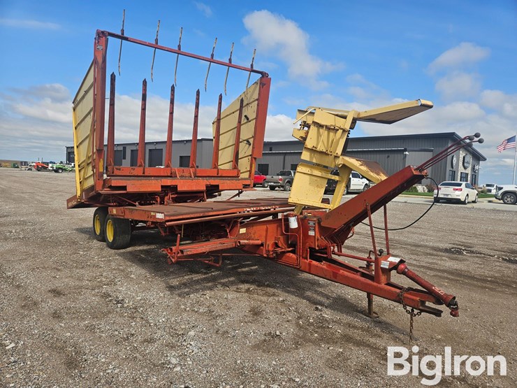 new-holland-1038-image-3
