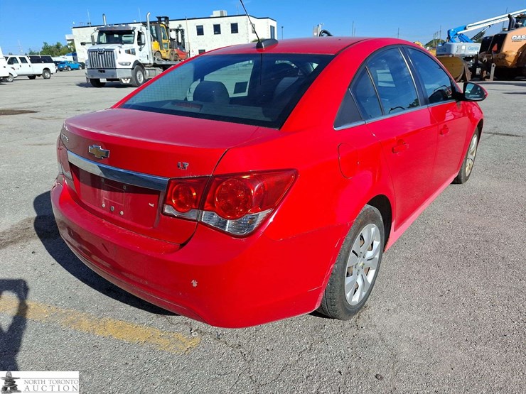 2016-chevrolet-cruze-limited-lt-image-5