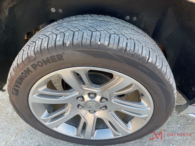2015-cadillac-escalade-image-9