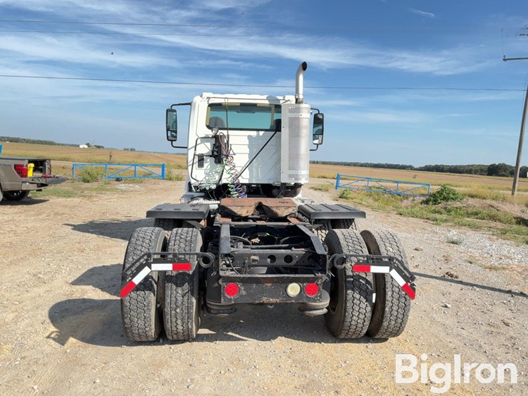 2011-international-prostar-image-6