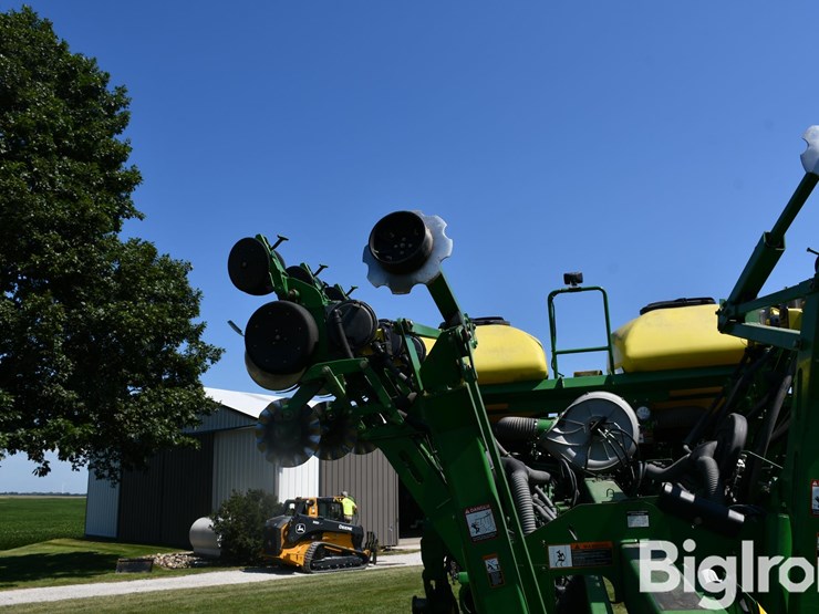 2009-john-deere-1790-ccs-image-11