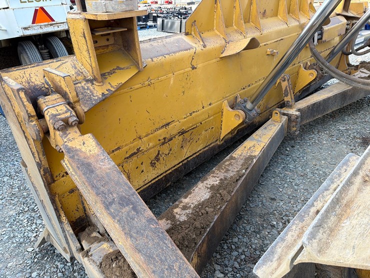 caterpillar-d6t-lgp-image-13