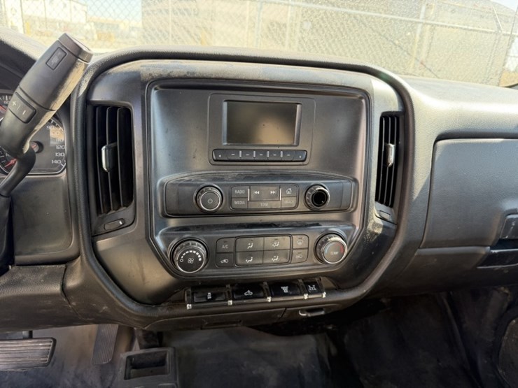 2017-chevrolet-silverado-3500-image-27