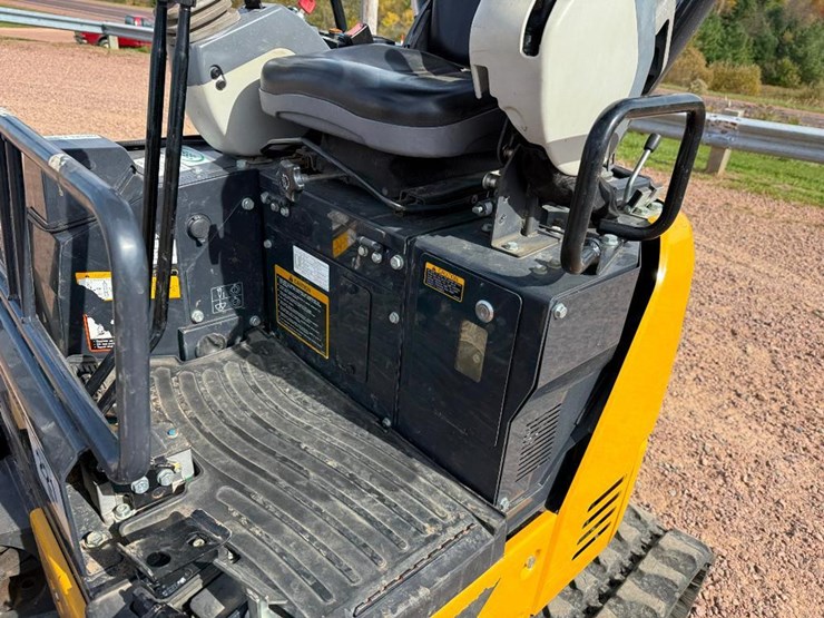 deere-17g-image-35