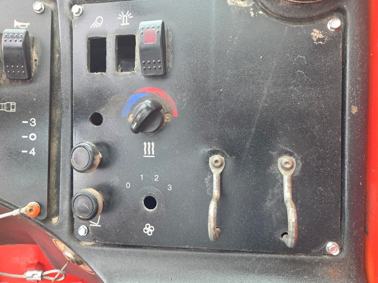 2010-jlg-g10-55a-image-43