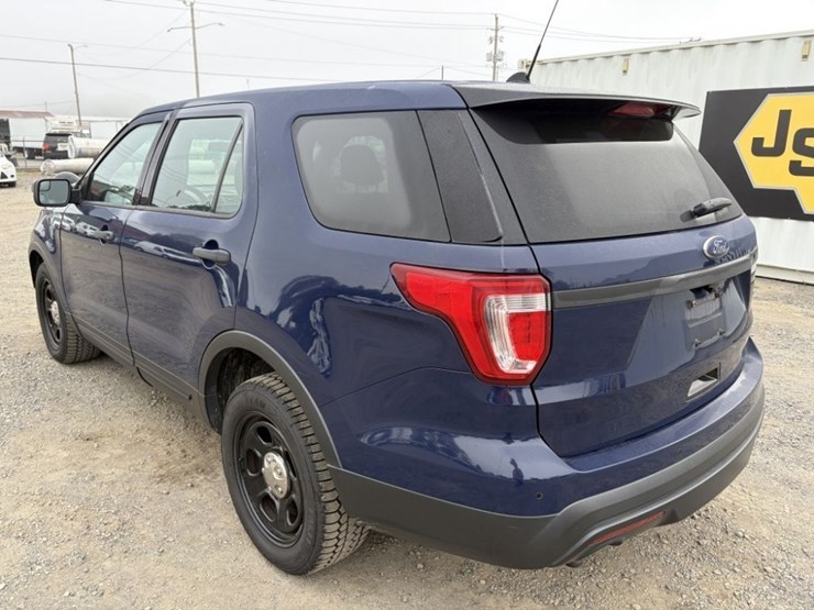 2017-ford-explorer-image-6