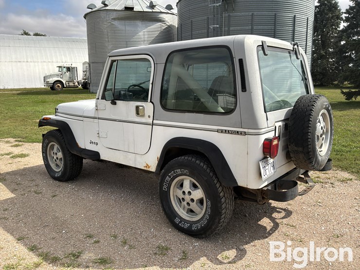 1990-jeep-wrangler-image-7