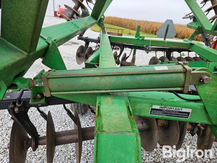 john-deere-630-image-19