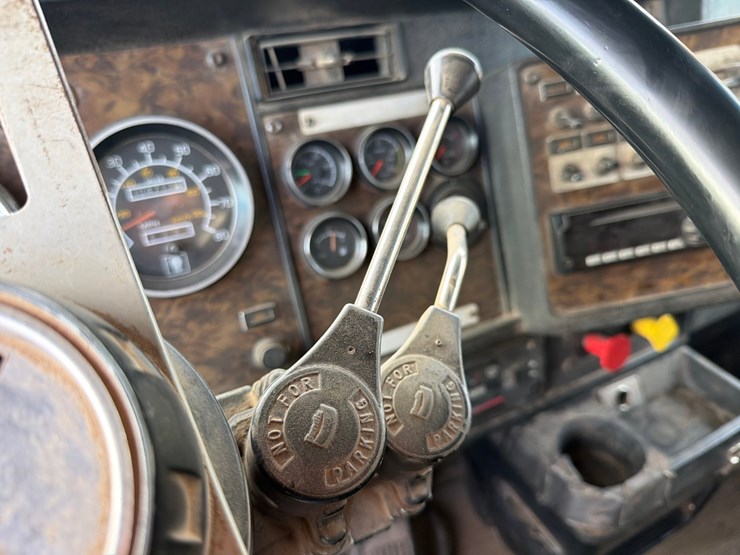 1997-kenworth-t800-image-76