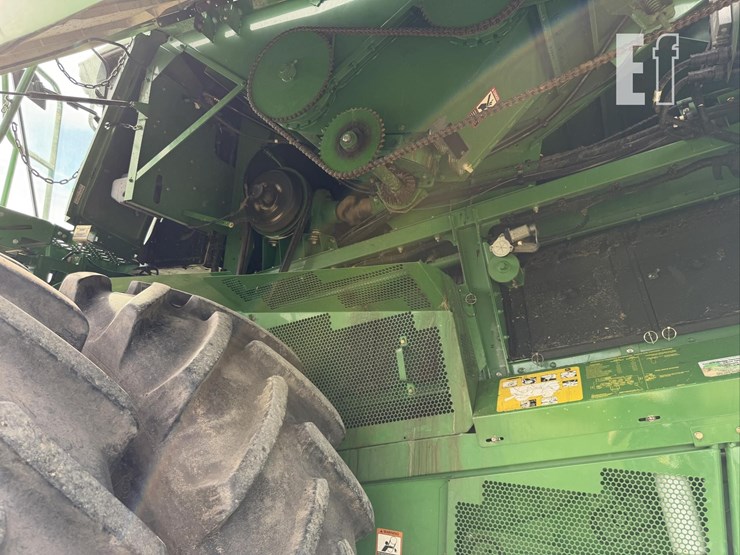 2011-john-deere-9770-sts-image-111
