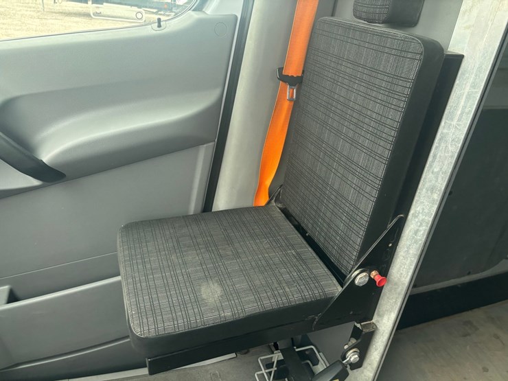 #2333-•-2014-mercedes-sprinter-van-image-51