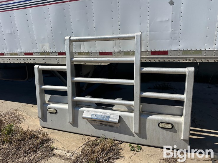 peterbilt-389-image-3