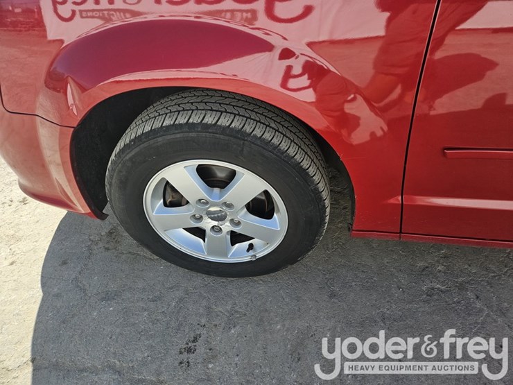 2012-dodge-grand-caravan-image-12
