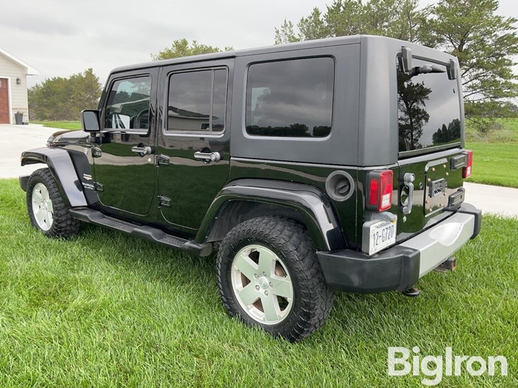 2010-jeep-wrangler-unlimited-sahara-image-7