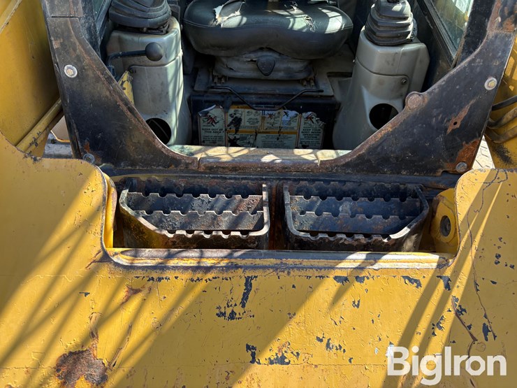 2005-caterpillar-277-image-12