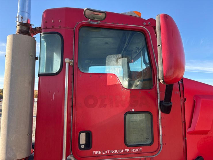 2007-kenworth-w900-image-18