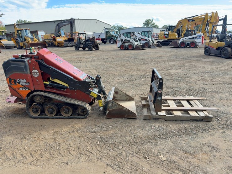 2021-ditch-witch-sk600-image-6