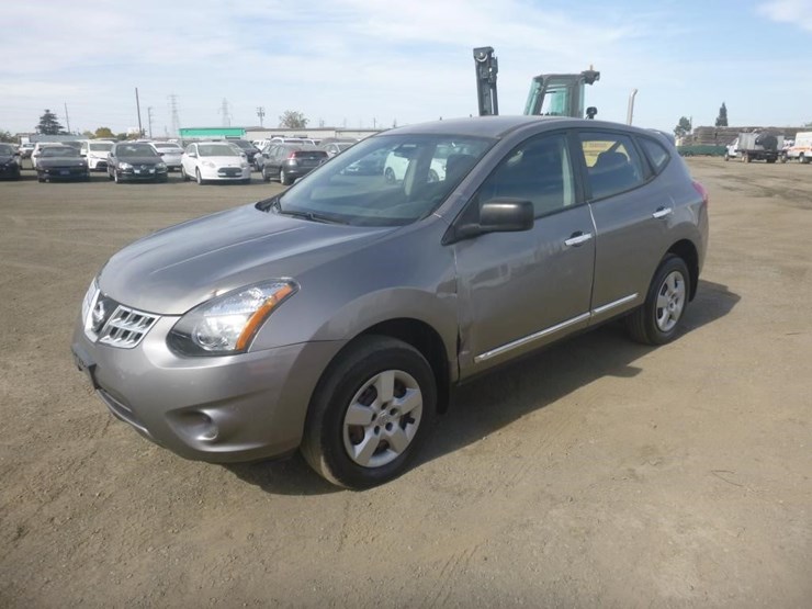 2013-nissan-rogue-image-1
