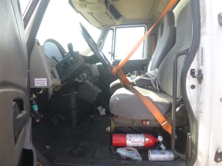 2013-international-durastar-4300-image-16