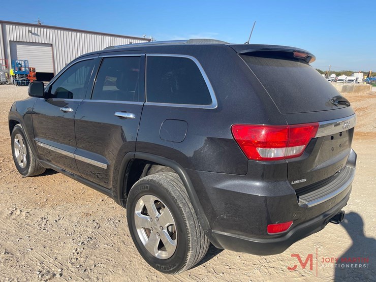 2013-jeep-grand-cherokee-limited-image-5