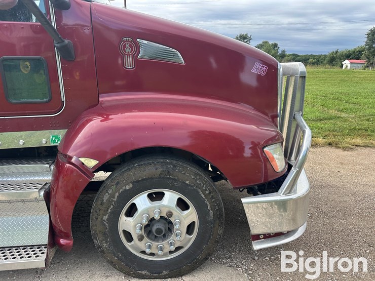 2013-kenworth-t660-image-17
