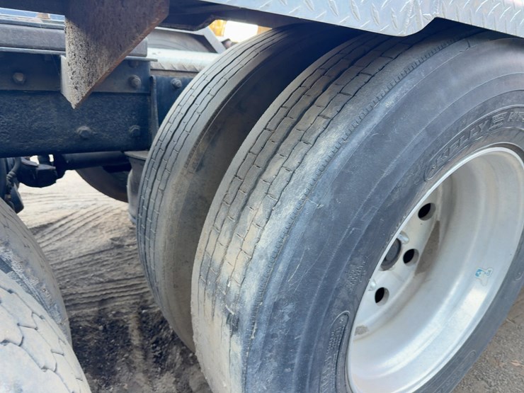 2006-kenworth-w900-image-18