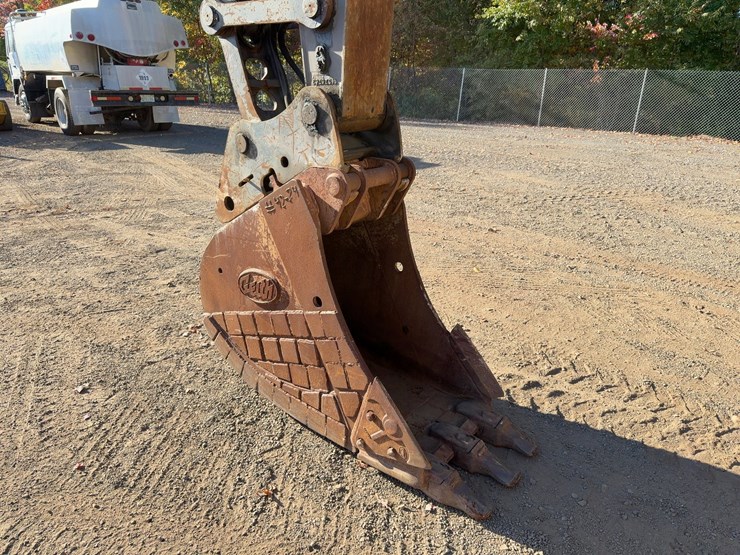 2005-volvo-ew180b-image-12