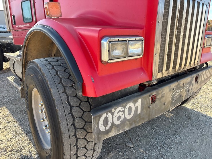 2007-kenworth-w900-image-21