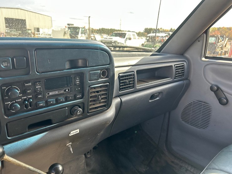 1997-dodge-3500-image-51