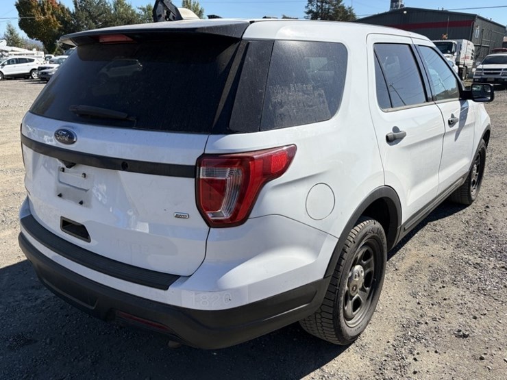 2018-ford-explorer-image-4