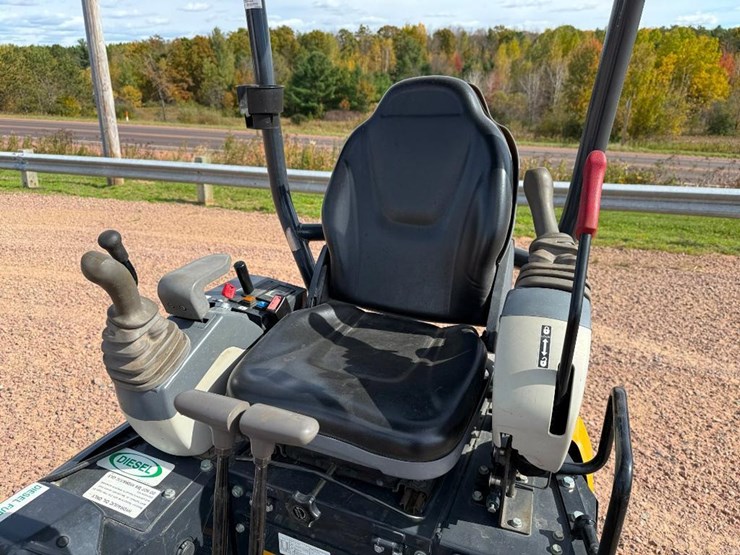 deere-17g-image-36