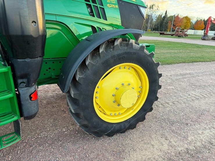 john-deere-6215r-image-11
