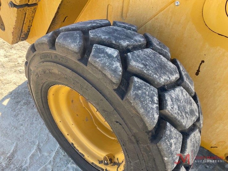 2019-caterpillar-272d3-image-10