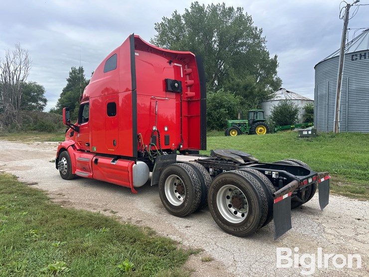 2021-peterbilt-579-image-7