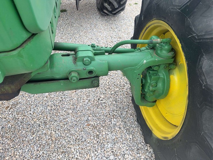 john-deere-3020-image-22